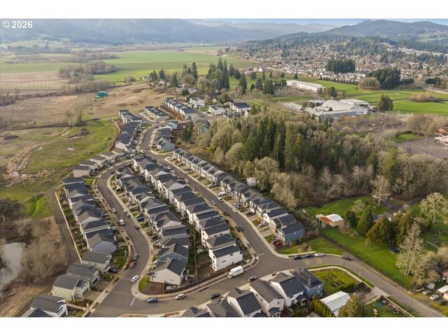 1593 19TH Ave, Forest Grove, OR 97116