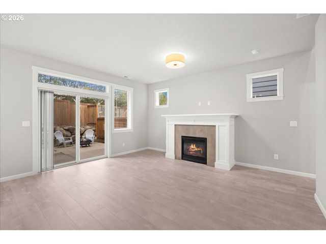 1593 19TH Ave, Forest Grove, OR 97116