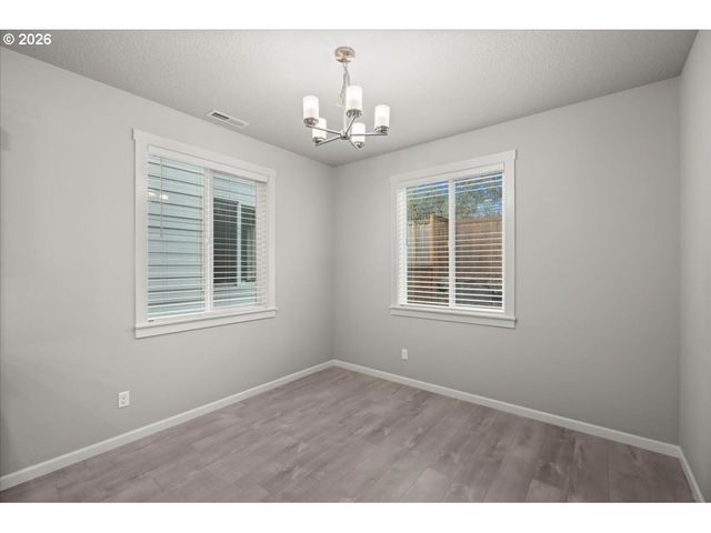 1593 19TH Ave, Forest Grove, OR 97116