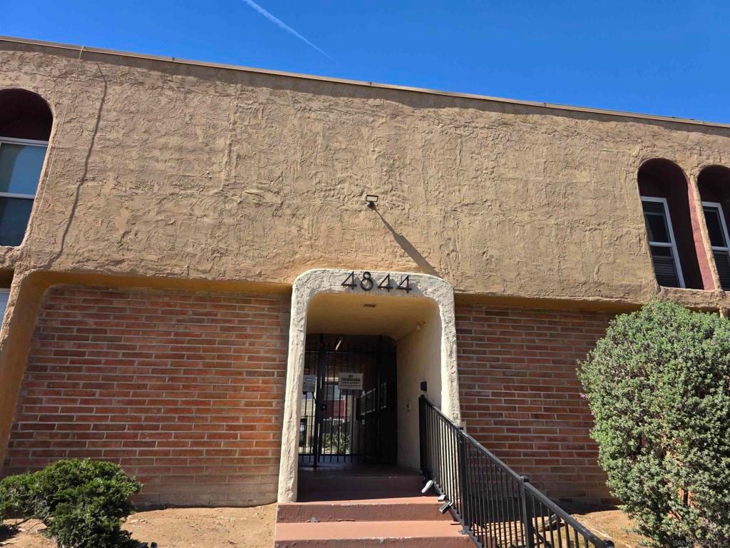 Image 6 of property listing at 4844 68Th St 3, San Diego, CA 92115