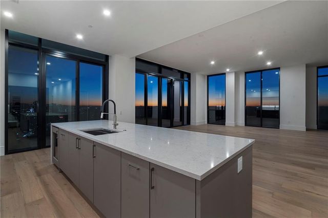 2425 Peachtree Road 1806, Atlanta, GA 30305