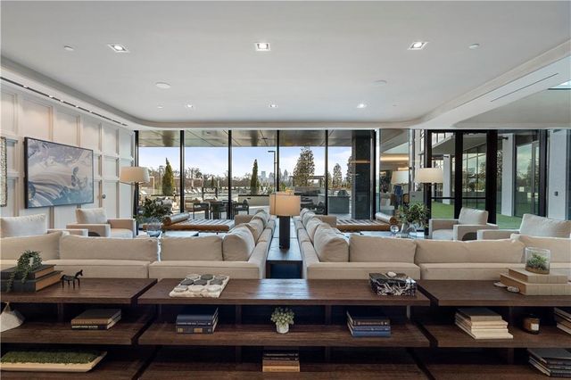 2425 Peachtree Road 1806, Atlanta, GA 30305