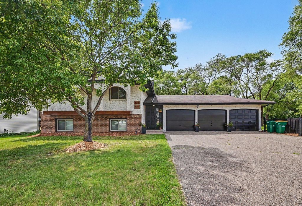 5301 Edgewood Drive, Mounds View, MN 55112