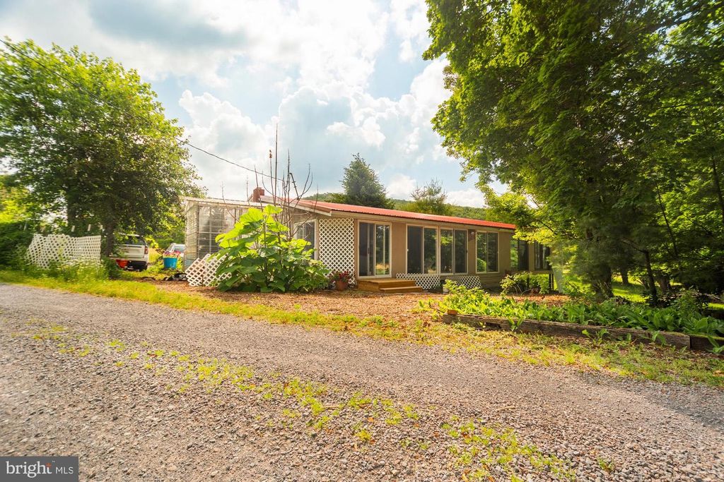 2805 SHADY DELL RD, Oakland, MD 21550