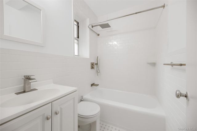640 W 231st Street 3E, Bronx, NY 10463