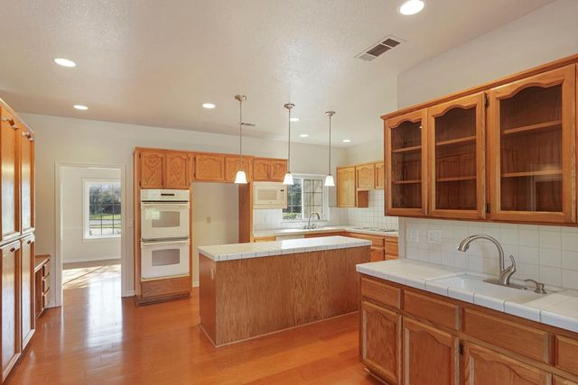 8633 White Owl Ct, Orangevale, CA 95662