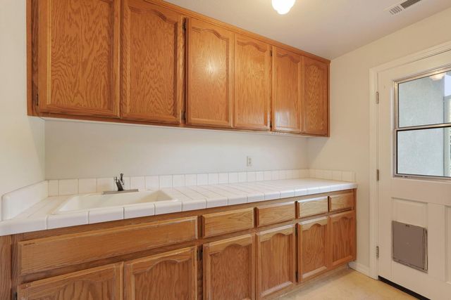 8633 White Owl Ct, Orangevale, CA 95662