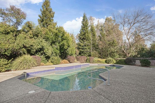 8633 White Owl Ct, Orangevale, CA 95662