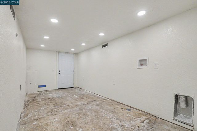 2165 James St, Martinez, CA 94553