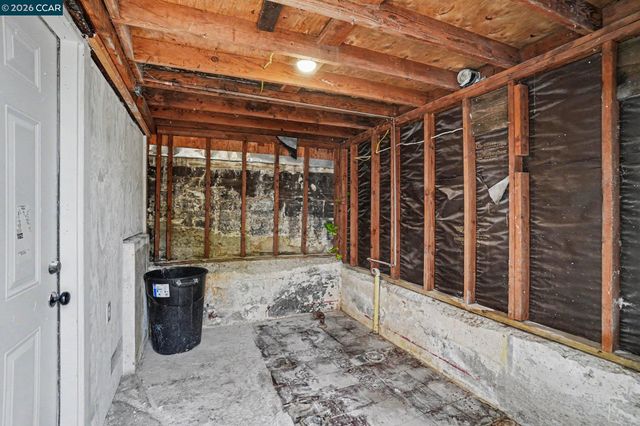 2165 James St, Martinez, CA 94553
