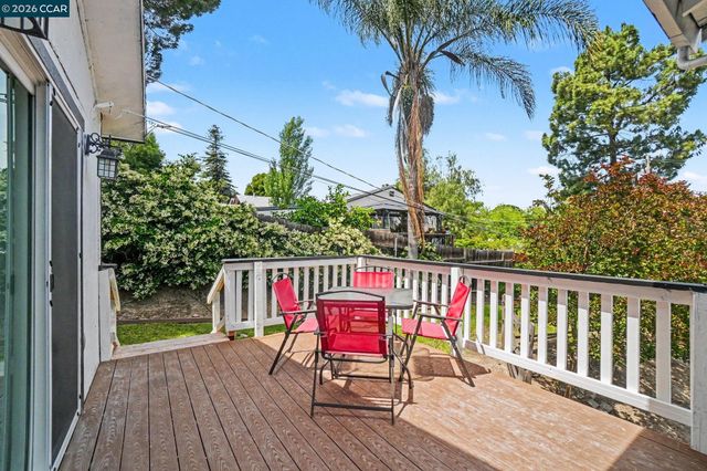 2165 James St, Martinez, CA 94553