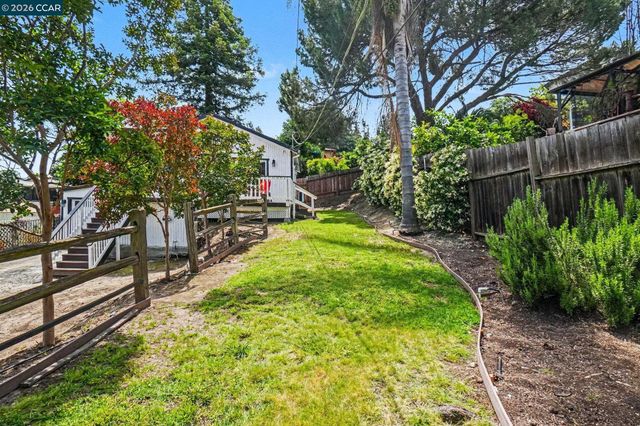 2165 James St, Martinez, CA 94553