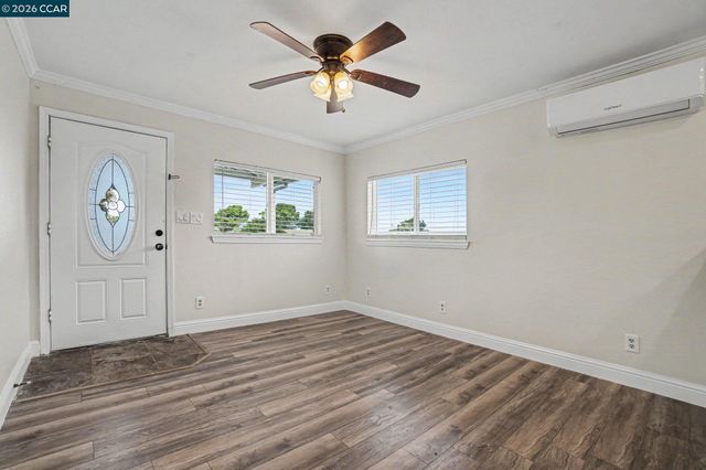 2165 James St, Martinez, CA 94553
