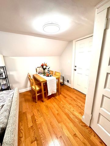 14 Mayflower Street 3, Providence, RI 02906