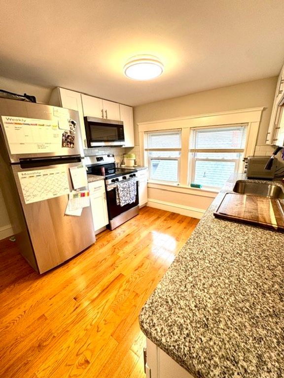 14 Mayflower Street 3, Providence, RI 02906