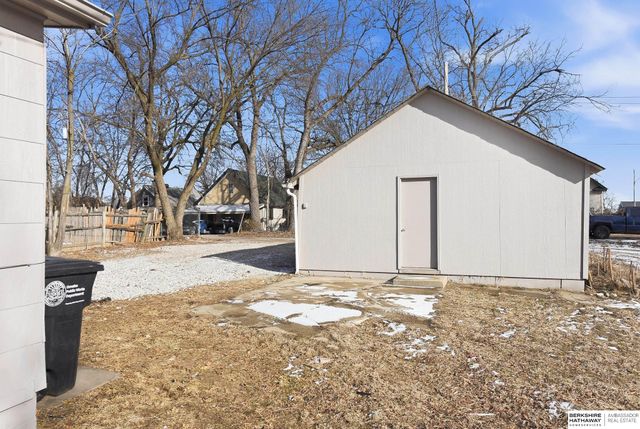 4531 N 39th Street, Omaha, NE 68111