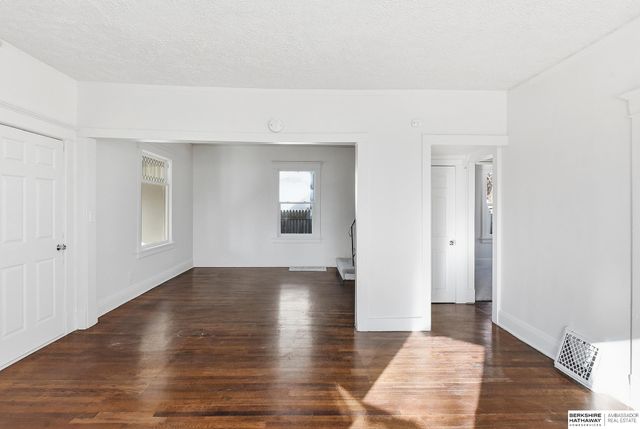 4531 N 39th Street, Omaha, NE 68111