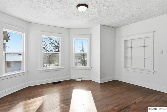 4531 N 39th Street, Omaha, NE 68111