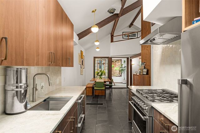 9629 California Avenue SW, Seattle, WA 98136