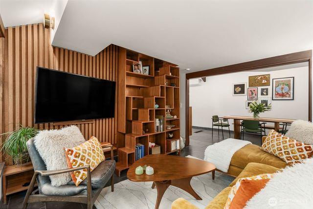 9629 California Avenue SW, Seattle, WA 98136