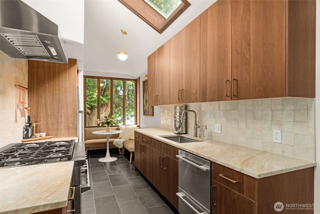 9629 California Avenue SW, Seattle, WA 98136