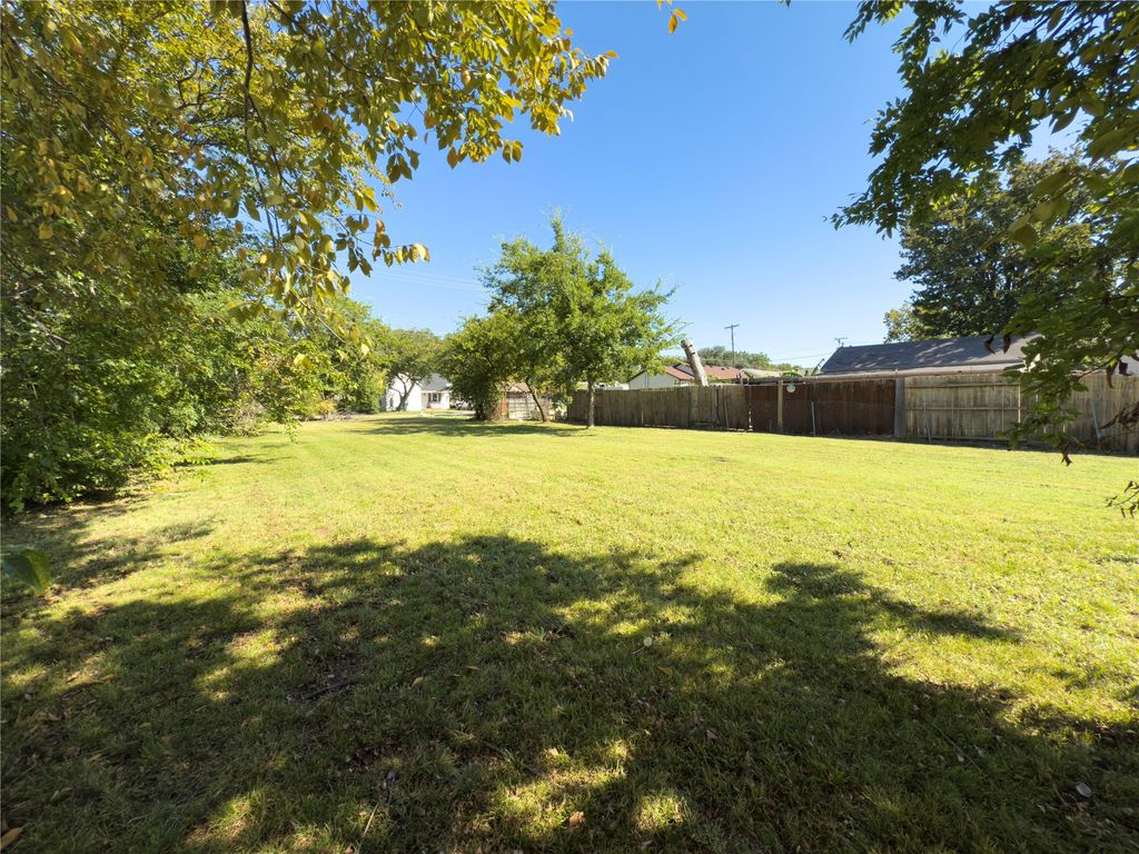 400 E Sycamore Street, Sherman, TX 75090