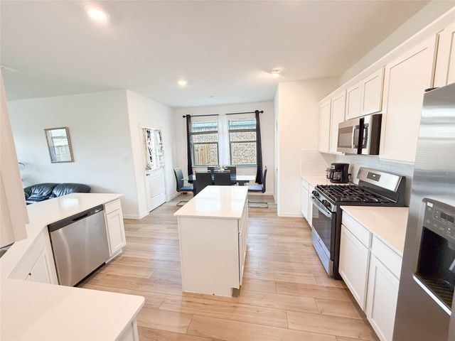 3401 Kingsview Drive, Denton, TX 76207