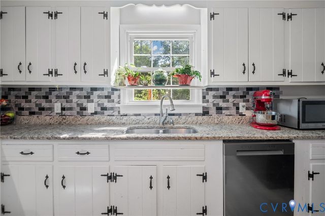 3940 Three Bridge Rd, Powhatan, VA 23139