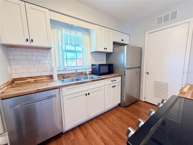 1140 83RD AVENUE N C, St Petersburg, FL 33702