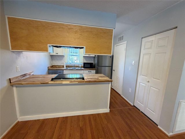 1140 83RD AVENUE N C, St Petersburg, FL 33702