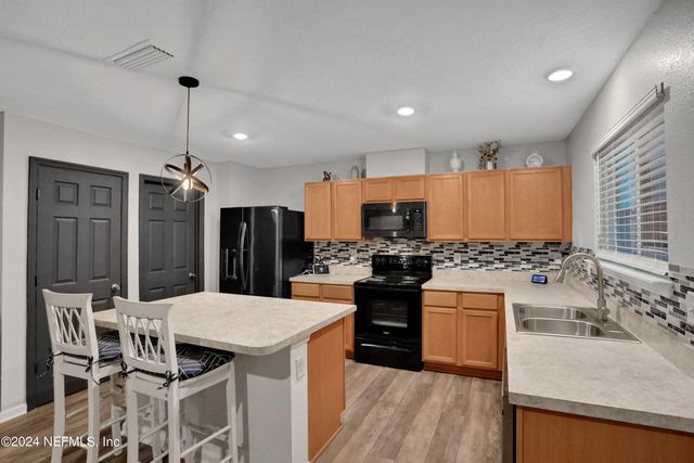 10482 COLLINS FLD Circle, Jacksonville, FL 32222