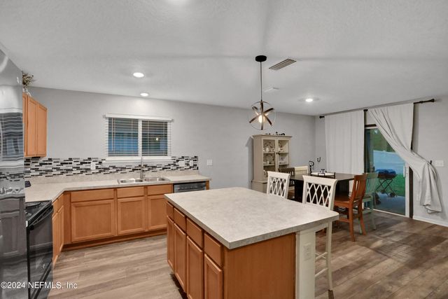 10482 COLLINS FLD Circle, Jacksonville, FL 32222
