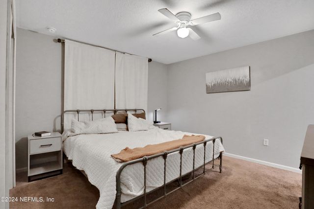 10482 COLLINS FLD Circle, Jacksonville, FL 32222