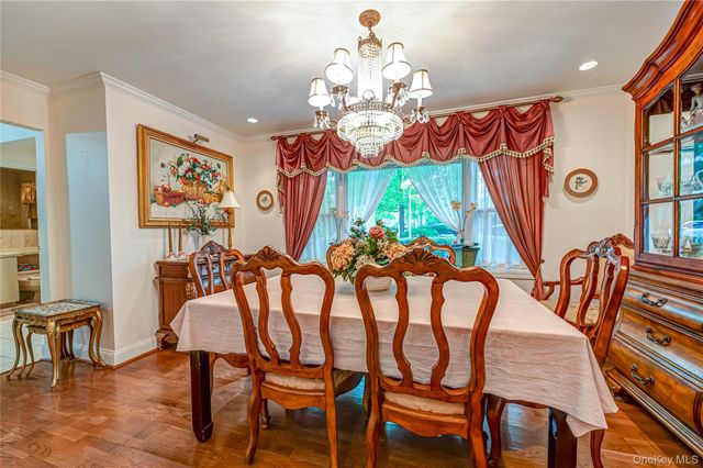 32 Dressler Road, Greenlawn, NY 11740