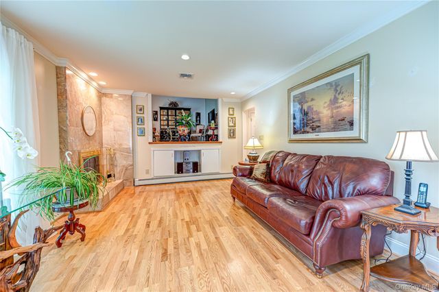 32 Dressler Road, Greenlawn, NY 11740