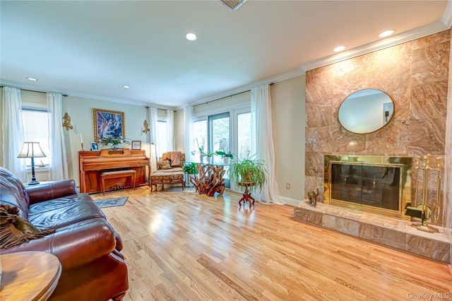 32 Dressler Road, Greenlawn, NY 11740