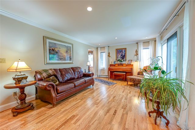 32 Dressler Road, Greenlawn, NY 11740