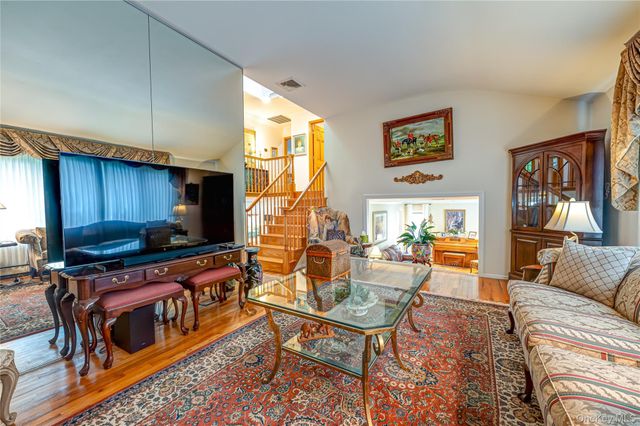 32 Dressler Road, Greenlawn, NY 11740