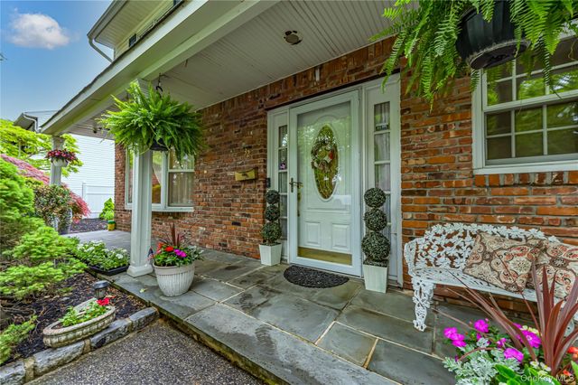 32 Dressler Road, Greenlawn, NY 11740