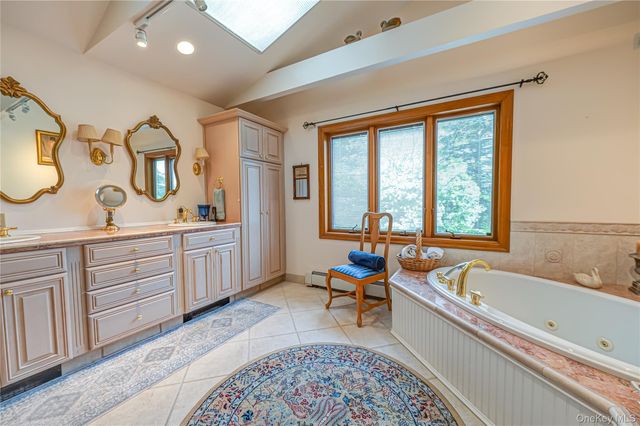 32 Dressler Road, Greenlawn, NY 11740