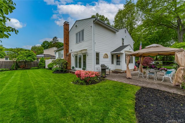 32 Dressler Road, Greenlawn, NY 11740