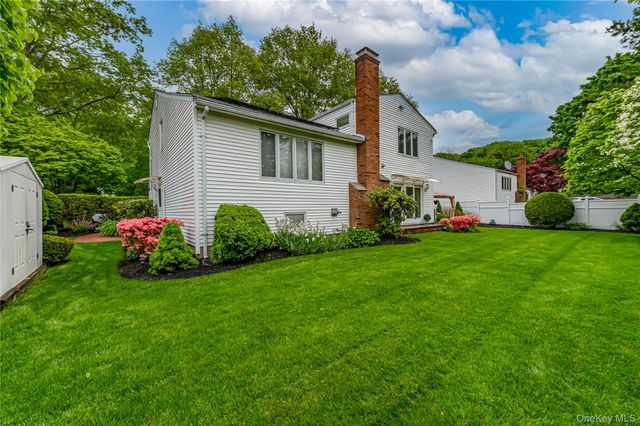 32 Dressler Road, Greenlawn, NY 11740