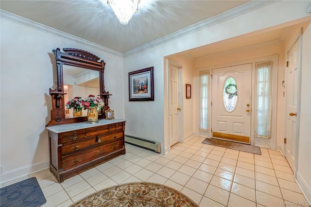 32 Dressler Road, Greenlawn, NY 11740