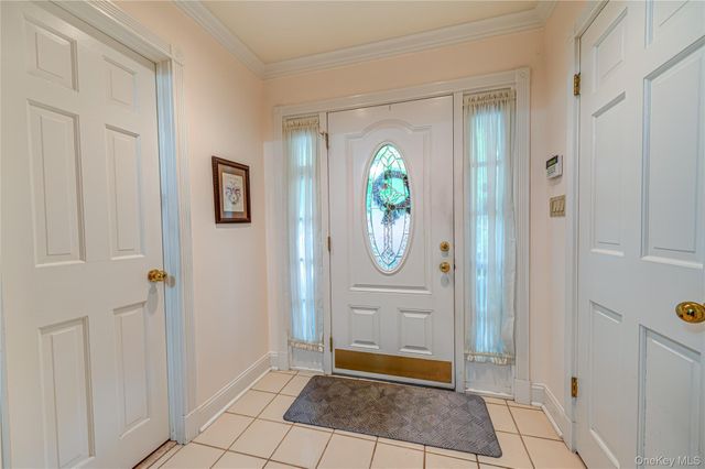 32 Dressler Road, Greenlawn, NY 11740