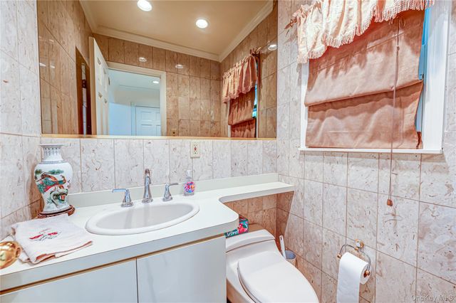 32 Dressler Road, Greenlawn, NY 11740