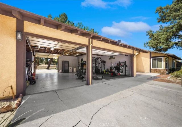 9447 Stirrup Street, Jurupa Valley, CA 92509