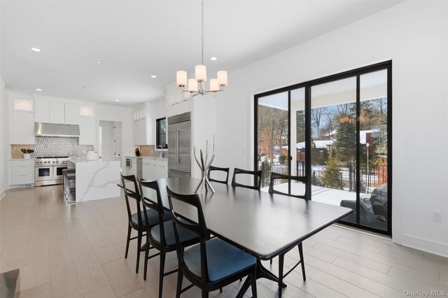 9 Sequoia Circle, Manhasset, NY 11030