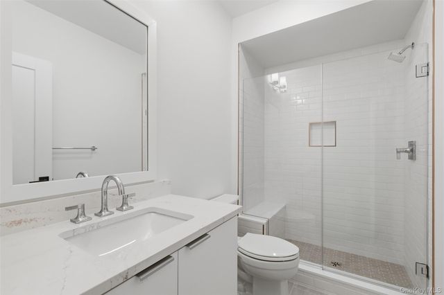 9 Sequoia Circle, Manhasset, NY 11030