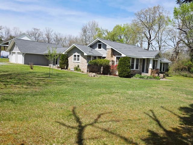 1503 Hollister Road, Signal Mountain, TN 37377