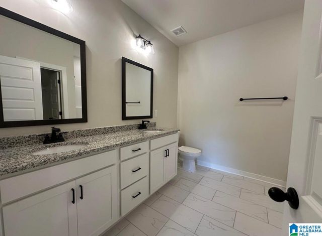 1014 UNALI TOWNES LOOP, Leeds, AL 35094